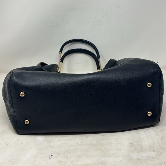 Sondra Robert’s Squared black pebbled leather shoulder bag with pouch - Picture 3 of 10